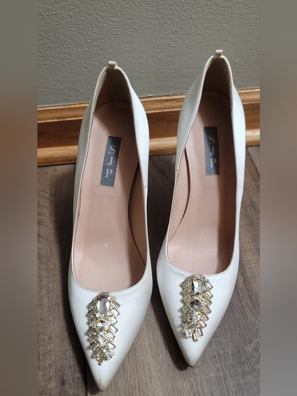 Women's Ivory Pointed Toe Jeweled Pumps SJP by Sarah Jessica Parker Size 39